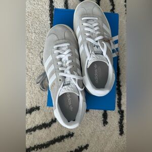 Adidas gazelle size 5 1/2
